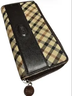 【たっぷり収納】DAKS ダックス 長財布 ハウスチェック柄 ✨