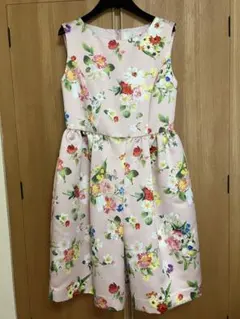 新品✴︎タグ付き　ワンピースのサムネイル