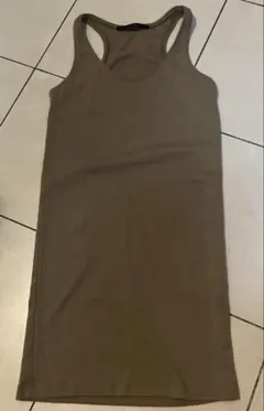 YEVS カーキ　タンクトップ　着用1回のサムネイル