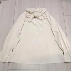 ストロベリーフィールズ ボウタイブラウス シアー フリル 上品 通勤4のサムネイル