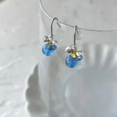 no.915プチッと小さいブルージェードぷっくりガラスピアス　316L