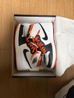 NIKE AIR JORDAN 1 RETRO HIGH エレクトロオレンジ