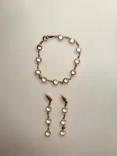 ピアスとブレスレットのセット