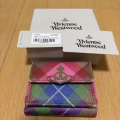 Vivienne Westwood 三つ折り財布 英字プリント - メルカリ