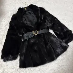 GRACE フォックス 本毛皮 ブラック系 ショート丈 ボリューム感 