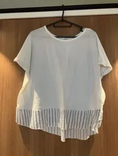 ストライプ裾のホワイト半袖Tシャツ
