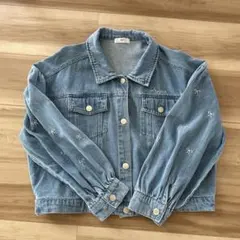 リボン刺繍入りライトブルーデニムジャケット
