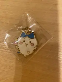 ちいかわパーク　ゲームの景品　メタルチャーム　ハチワレ