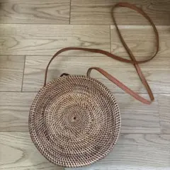 円形ラタンかごバッグ