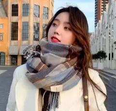 チェック柄マフラー 大判サイズ 秋冬コーデ 小顔効果