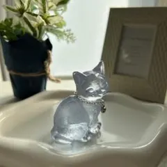 猫のオブジェチェーン付き