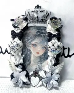 トレカデコ白黒ホイップデコ硬質ケースデコ　王冠花薔薇y2k推し活