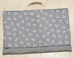 ハンドメイド　防災頭巾カバー　背もたれタイプ　さくらんぼ　グレー