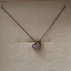ハート型シルバーネックレス ストーン付き