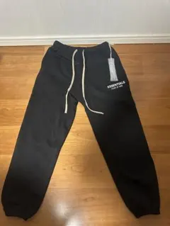 ESSENTIALS FEAR OF GOD ブラックジョガーパンツ