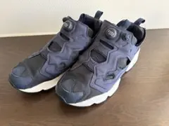 インスタ ポンプフューリー カレッジネイビー