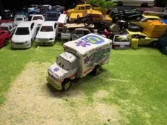 カーズ トミカ ミニカー ドクターダメージ　ミニカー　サンダーホローのサムネイル