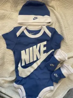 NIKE 0-６ベビー　半袖ロンパース