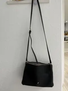 断捨離　フィオレッリ　ショルダーバック　黒