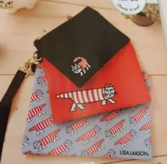 週末限定お値段❣️GLOW９月号付録リサラーソン３連ポーチ早いもの勝ち