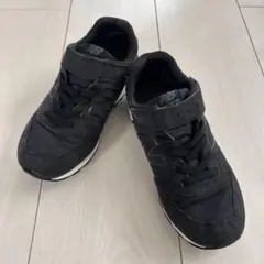 New Balance ブラック スニーカー