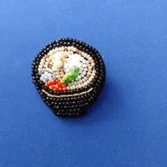 ハンドメイド ビーズ刺繍ブローチ お雑煮