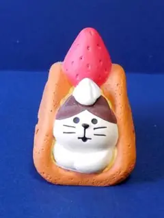 デコレ コンコンブル　いちごにゃっぷる　いちごワッフル