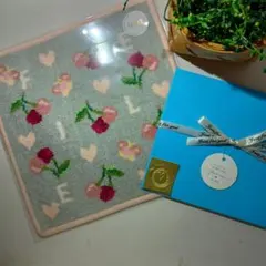 【FEILER】 キープスマイリングチェリー柄 ハンカチ 新品 ギフト