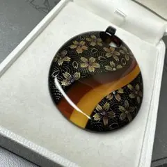 広山作】本鼈甲 螺鈿帯留 花文様 桐箱入 美術工芸品 和装 骨董 - メルカリ