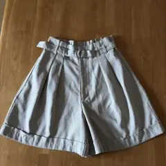 GU プリーツショートパンツ ライトグレー