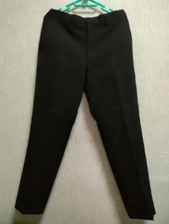 ブラック スラックス テーパードフィット