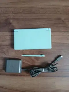 ニンテンドーDS Lite 充電器付き