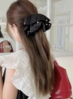 フリル付き黒シュシュ