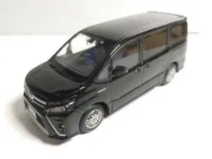 VOXY HYBRID 1/30 ミニカー 黒 ヴォクシーハイブリッド 非売品のサムネイル
