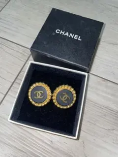 CHANEL ロゴイヤリング 箱付き