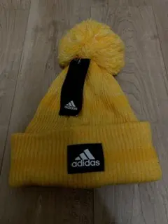 新品アディダスニット帽キッズ用き