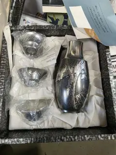 錫製 酒器セット 徳利 ぐい呑み 3客【美品】錫器 ぐい呑み 箱付き