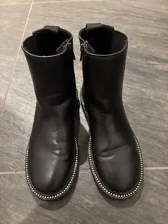 ブラックレザー ジッパーブーツ