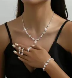 1点限り　ジルコニア　4点セット　ネックレス　イヤリング　ピアス　ブレスレット