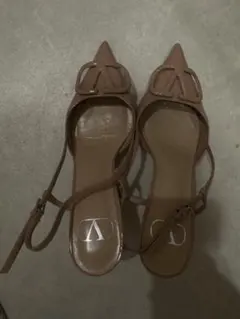 VALENTINO Vロゴ スリングバック パンプス ベージュのサムネイル