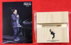 小田和正 スマホスタンドスピーカー タキシード ファーイーストカフェ