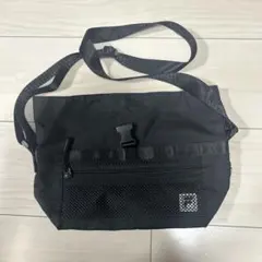 FILA フィラ ショルダーバッグ ロゴ入り 中古 ブラック