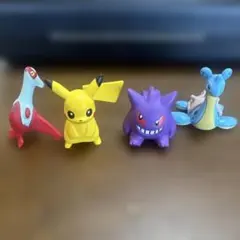 ポケモン ミニフィギュア ピカチュウ ゲンガー ラプラス ラティアス