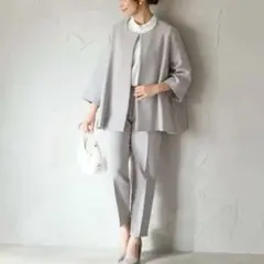 ノーカラースーツ パンツスーツ フォーマル 入学式 卒業式 上品 体型カバー