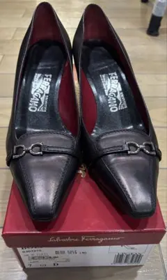 Salvatore Ferragamo パンプス ブラック 7 1/2Dのサムネイル