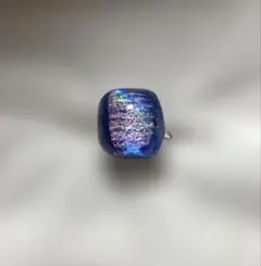手作りガラスの宝石　チタンダイクロリング　青地に虹色　フリーサイズ　七宝炉