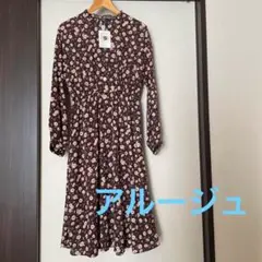 新品タグ付き プチハイネックフラワープリントワンピース M