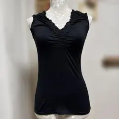 美品　エムプルミエ　タンクトップ　黒系　シャーリングのサムネイル