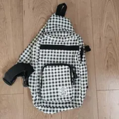 キッズBREEZE ボディバッグ 　ショルダーバッグのサムネイル