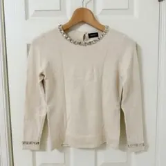 【美品】JUSGLITTY ビジュー付　薄ベージュ　ニット